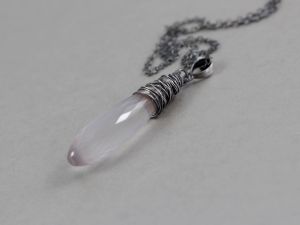 chileart biżuteria autorska  kwarc różowy srebro oksyda wisior